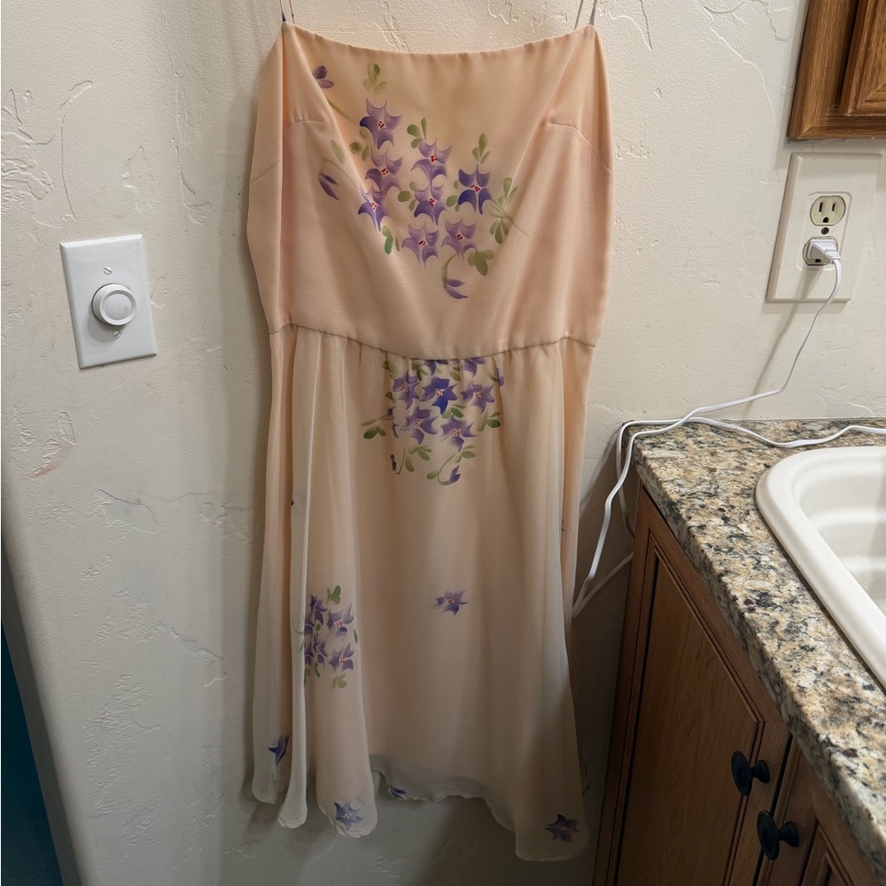 Adorable vintage pink kneelength dress